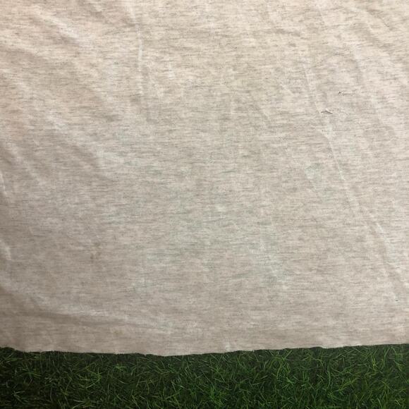 Men’s Vintage Light Grey Distressed Muscle Tank - Picture 4 of 5